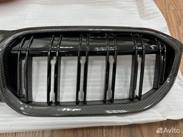 Решетки радиатора ноздри BMW G20 Lci рест карбон