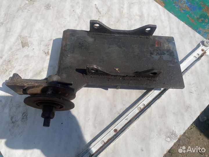 Кронштейн компрессора рефрижератора на д245