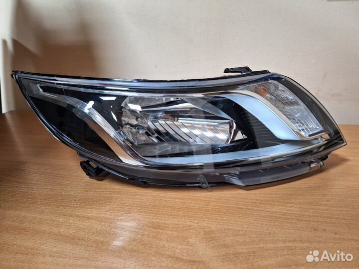 Фара передняя правая Kia Rio QB