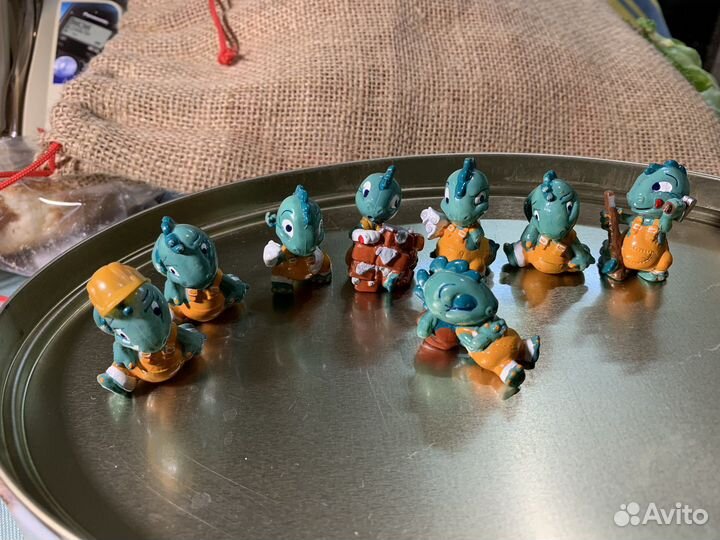 Игрушки из киндера дракончики,крокодилы