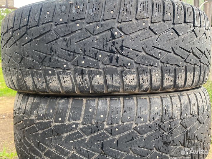 Nokian Tyres Hakkapeliitta 7 215/65 R16