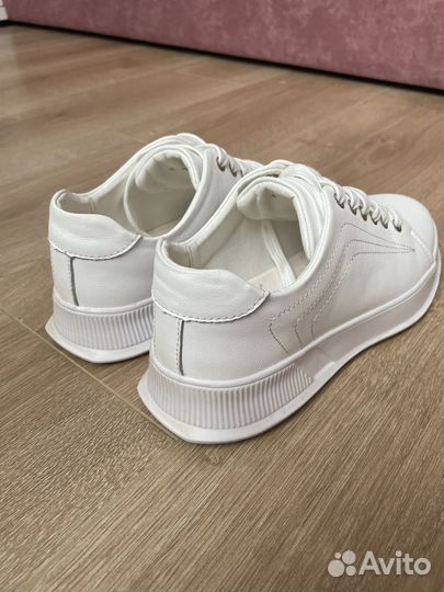 Кожаные кеды benetti новые