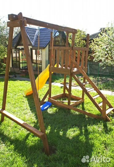 Деревянная площадка