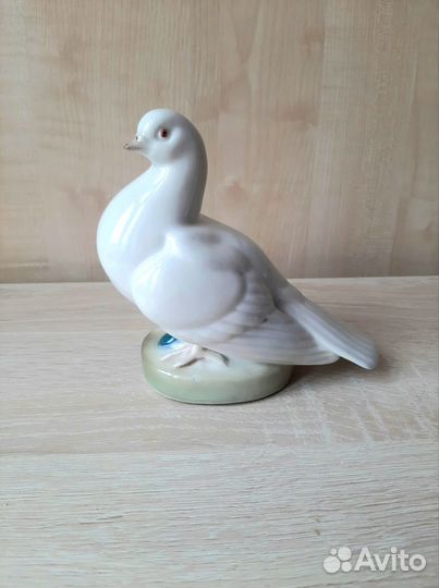 Фарфоровые статуэтки фигурки СССР голубь белка