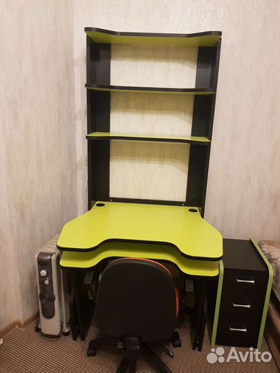 Компьютерный стол