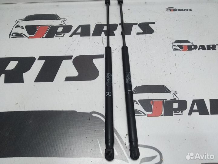 Амортизатор двери багажника Mitsubishi Outlander I