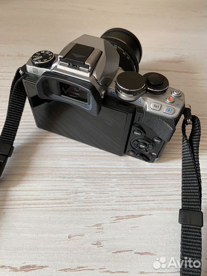 Беззеркальная фотокамера