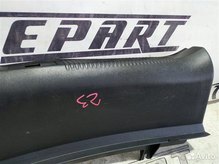 Накладка замка багажника Audi A6 C6 2.8 CCE 2010