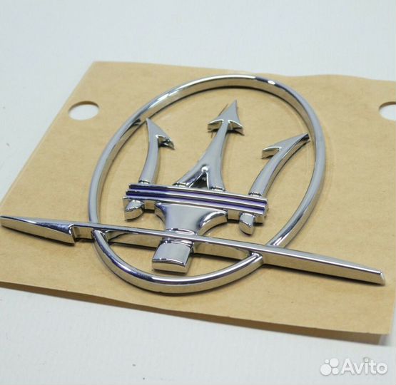 Эмблема Maserati Ghibli Levante