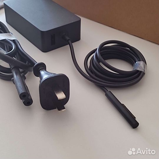 Топовый планшет Microsoft Surface Pro 9 8/256