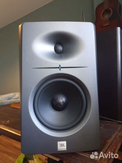 Студийные мониторы jbl