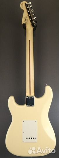 Электрогитара Fender Stratocaster + Аксессуары