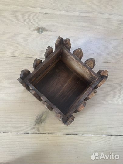 Деревянный флористический ящик