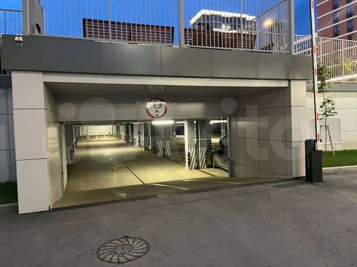 Машиноместо, 13 м²