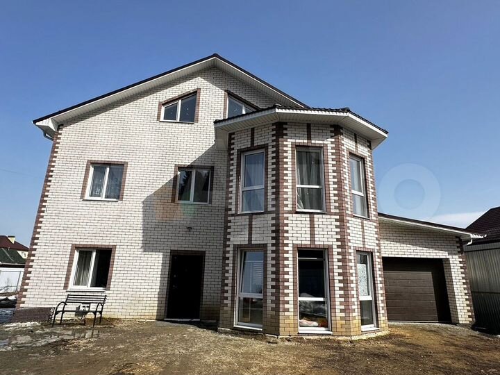 Коттедж 252 м² на участке 13,4 сот.