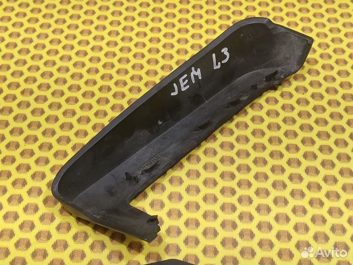 Накладка фонаря крышки багажника левая Volkswagen