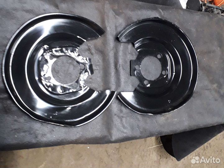 Щиток тормозного диска Toyota Corolla