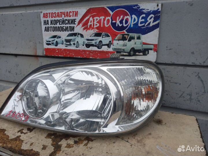 Фара передняя левая Kia Carnival 2002-2006
