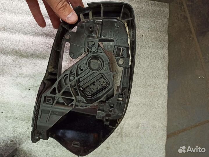 Зеркало заднего вида