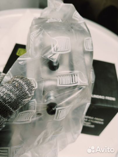 Цилиндр тормозной Нива 2121 передний правый