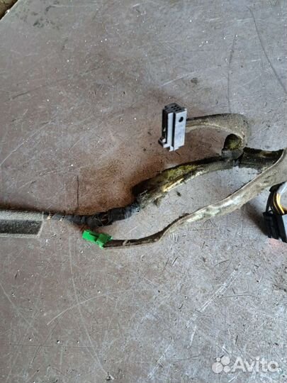 Проводка двери передний правый Volvo S40