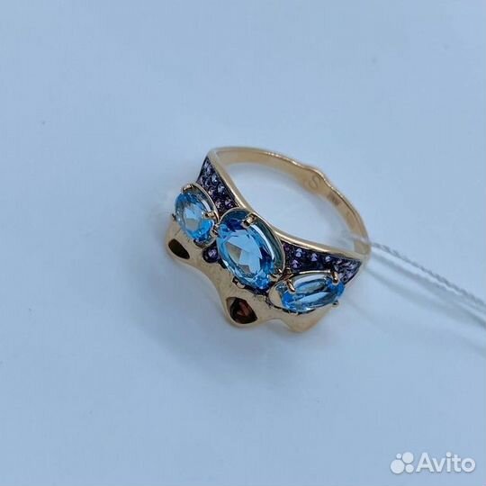 Золотое кольцо с фианитом 18р