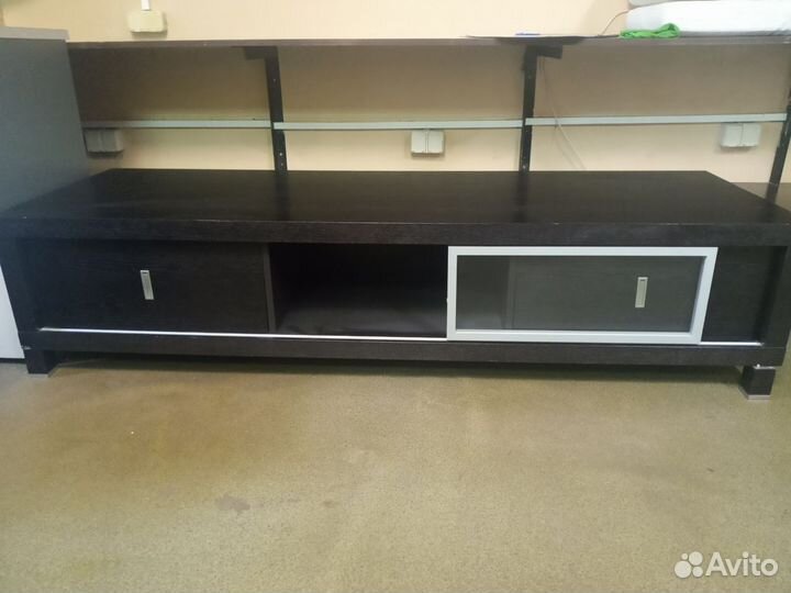 Тумба с двумя ящиками и стеклянной дверцей