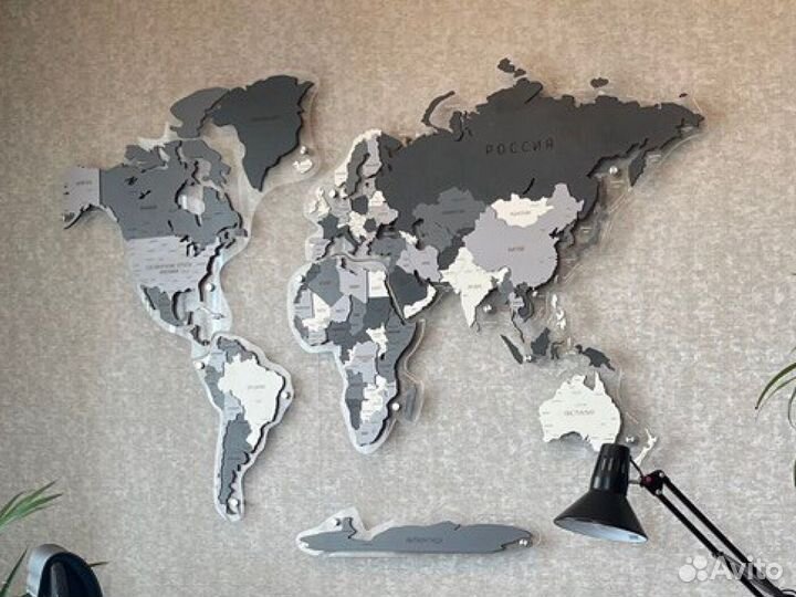Деревянная карта мира на стену