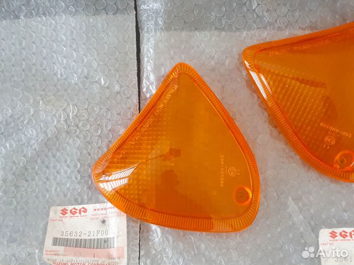 Стекло переднего поворотника Suzuki UC125 Epicuro