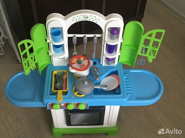 Детская кухня игрушечная