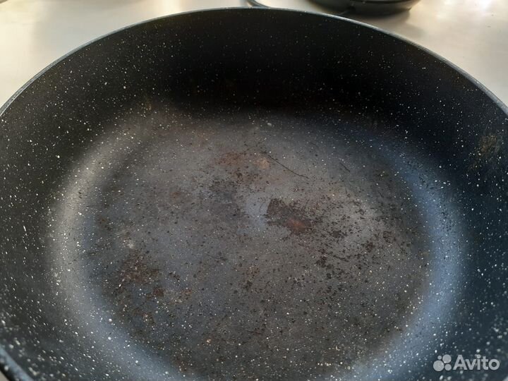 Сковорода 26 и стеклянные крышки 20 24