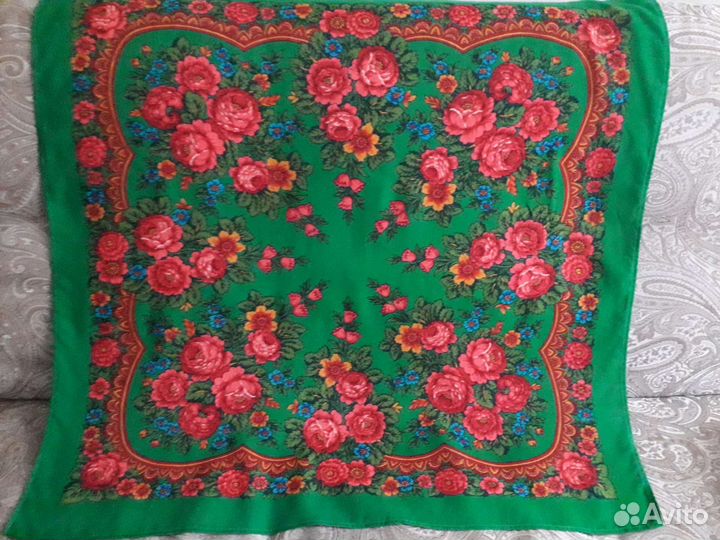 Платок из сундучка