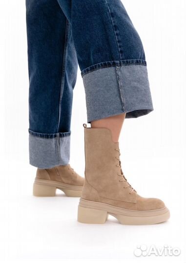 Ботинки бежевые на байке Басараб