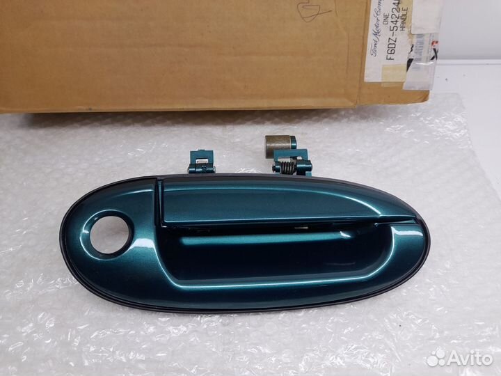 Ford Taurus (96-98) Ручка передняя правая Новая