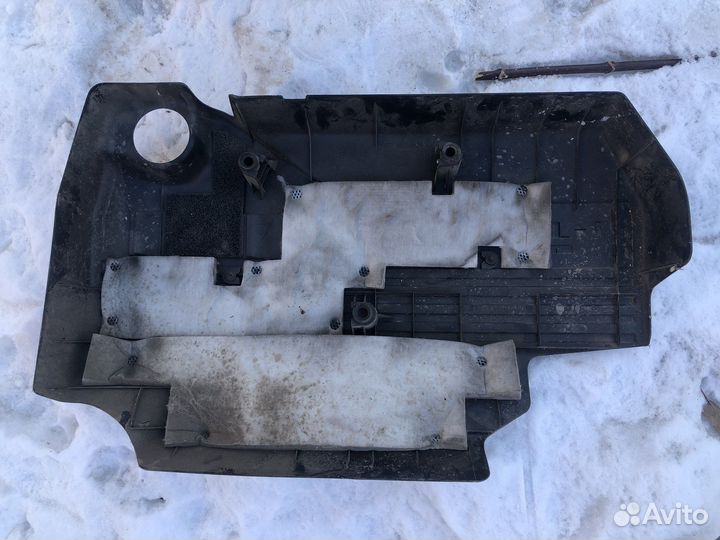 Накладка двс Toyota auris E150