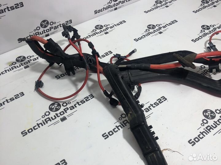 Плюсовой провод BMW F15