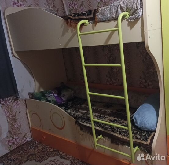 Двухъярусная кровать бу с матрасами