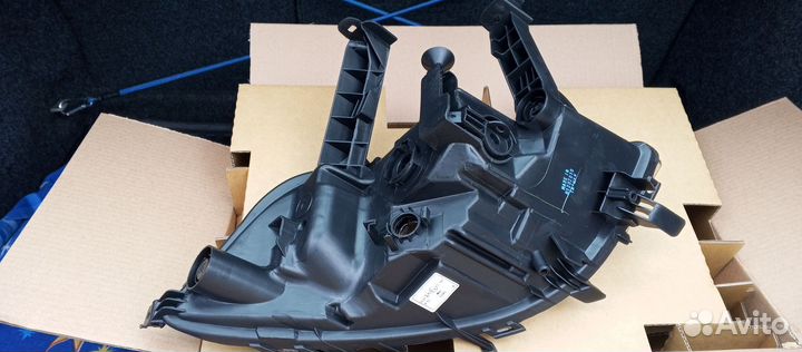 Фара передняя правая на Опель astra j 2009-2012