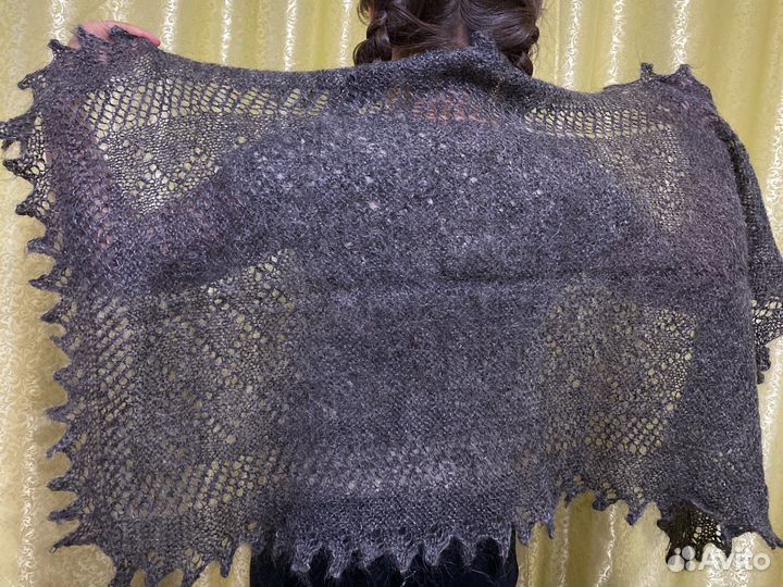 Вязаный шарф из козьего пуха