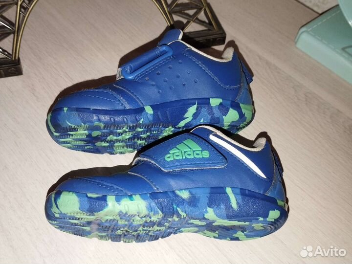 Кроссовки adidas для мальчика 22 размер