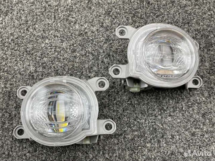 Фара противотуманная Toyota Crown ARS220