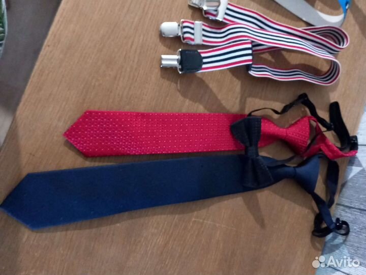 Подтяжки, галстуки, бабочка, пояс