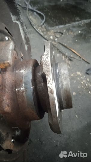 Ступица с подшипником задняя L+R BMW X5 F15 4,0TD