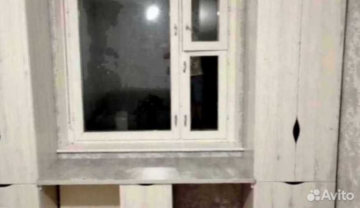 Детская рабочая зона у окна