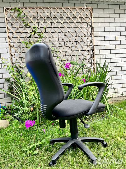 Компьютерное кресло