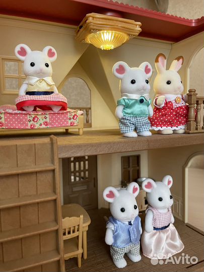 Sylvanian Families 3 набора: домик + мышки + лампа