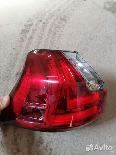 Задний левый наружний фонарь lexus lx570