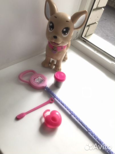 Собака с поводком (какающая ) Chi Chi love