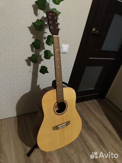 Акустическая гитара