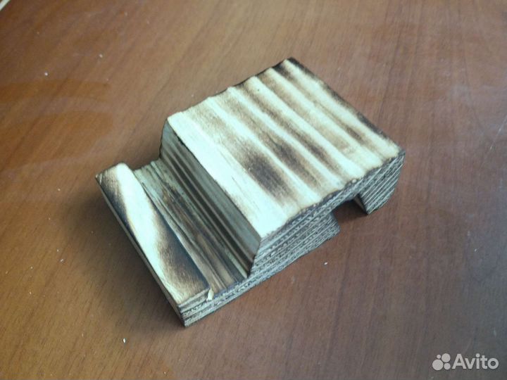 Подставка для телефона из дерева